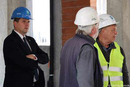 Ogled gradbišča nove Osnovne šole Frana Albrehta in seznanitev s potekom del občinskih svetnikov (17)